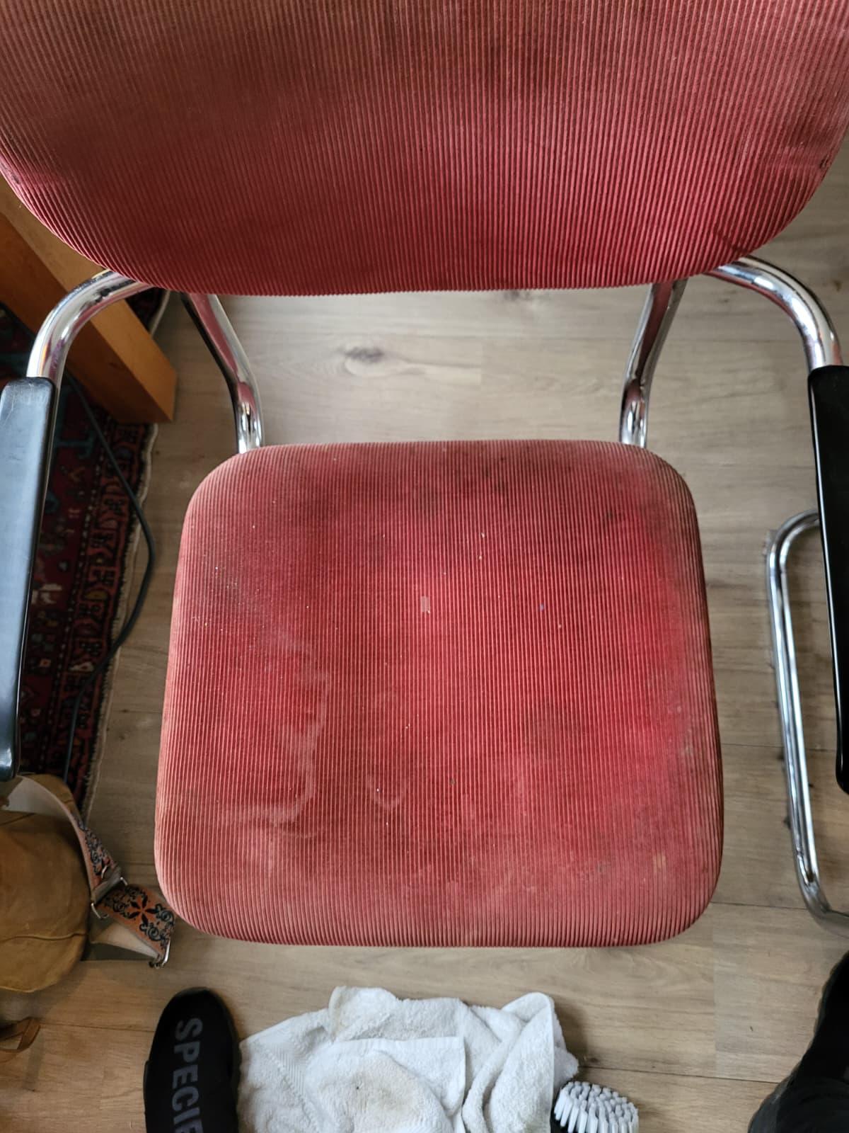 Stoel reiniging in Bergendal, voor