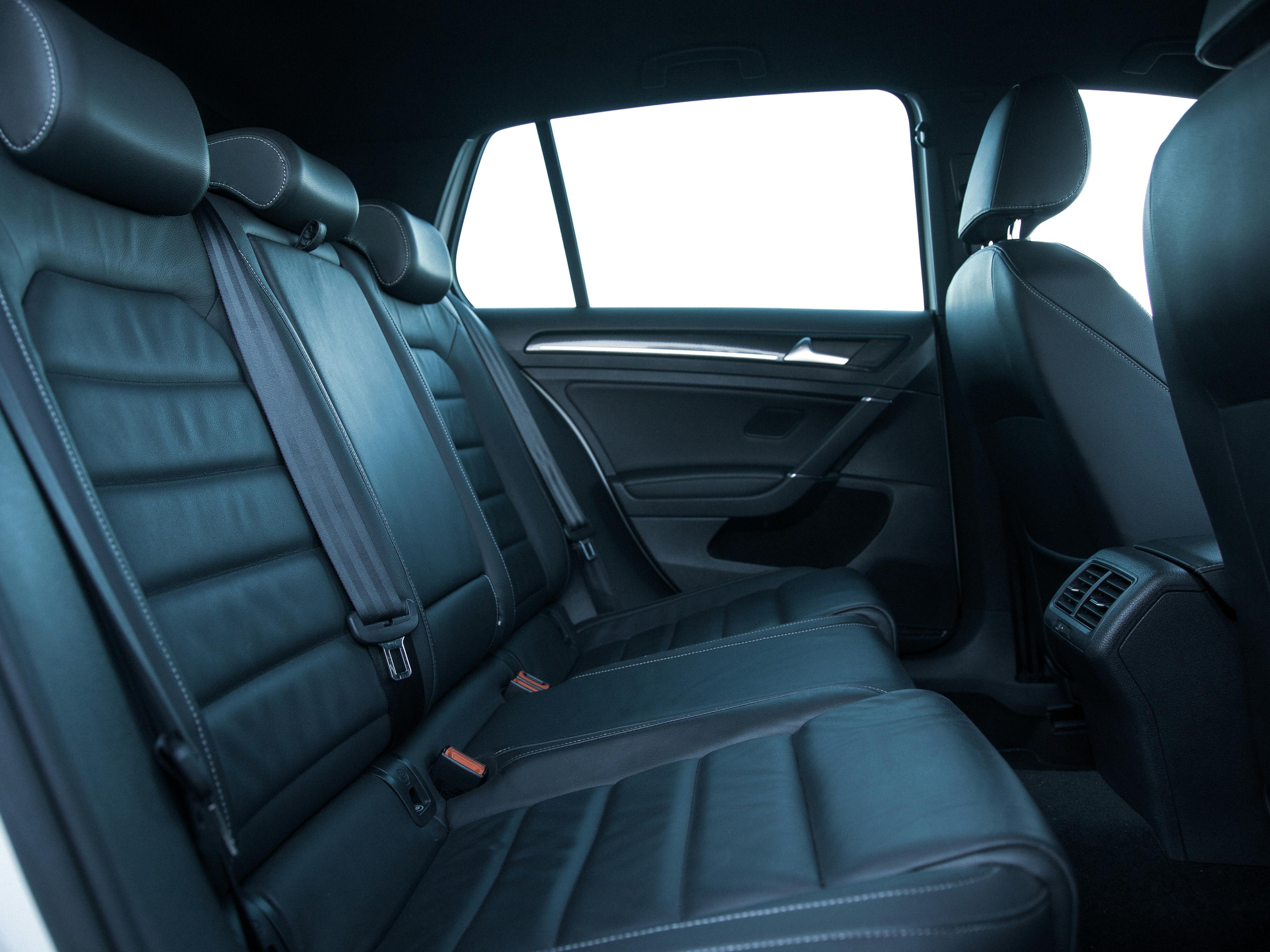 Zelf autostoelen reinigen, handleiding voor stof en leer