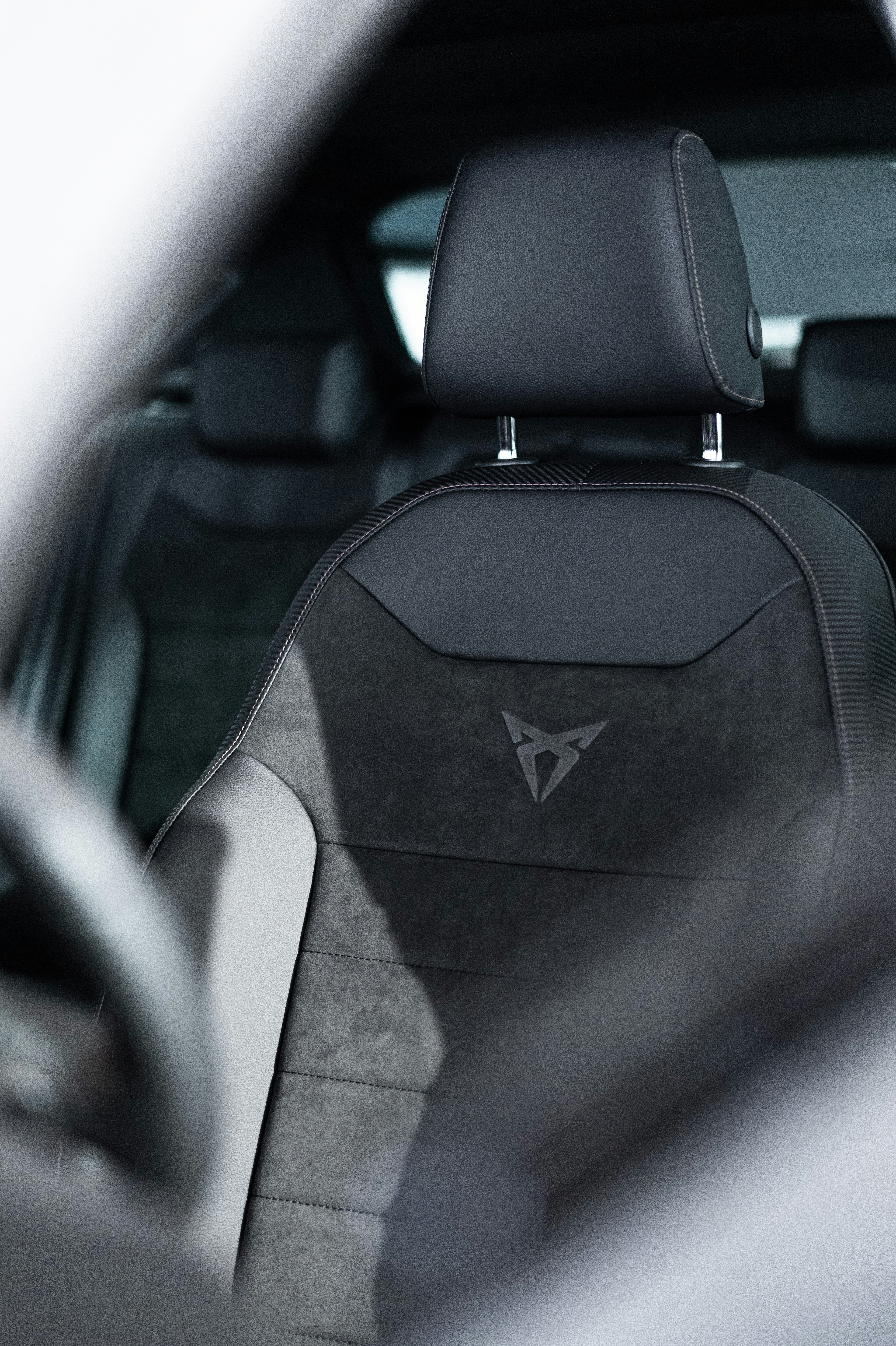 Voor en na: vlekken op autostoelen weggewerkt